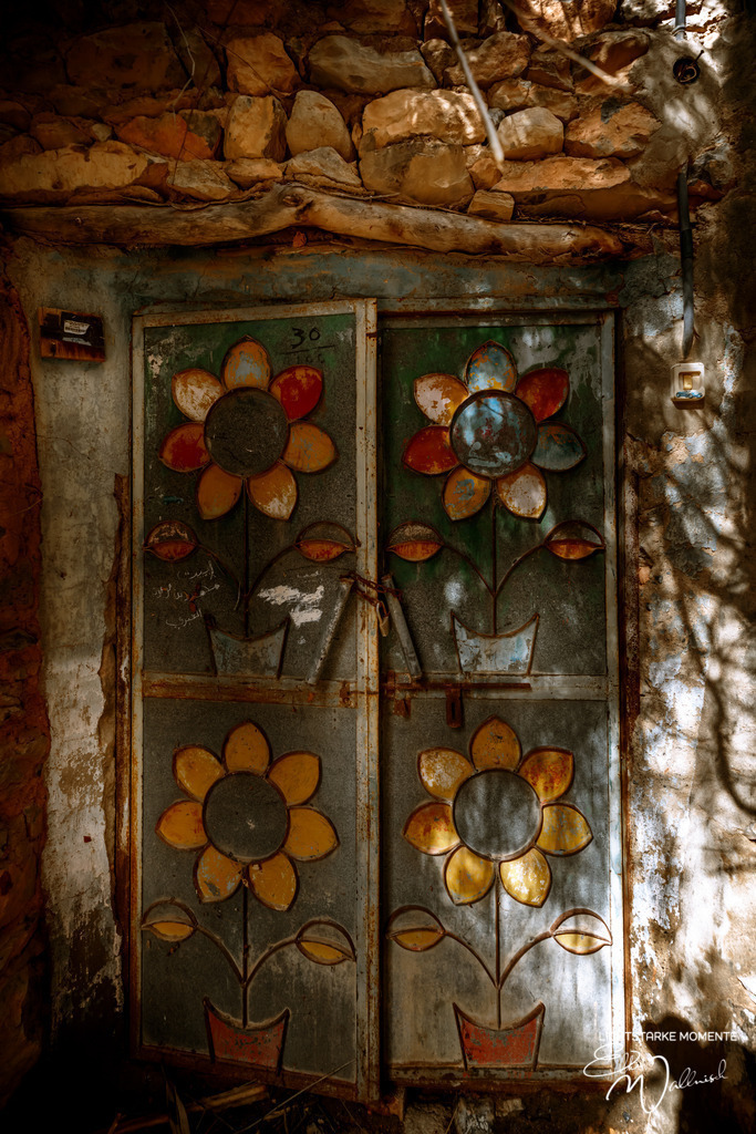 Bergdorf Misfah, Oman | Herzlich willkommen auf meiner Seite! Ich bin Elke Wallnisch, Deine Fotografin für lichtstarke Momente. Der Name steht für alles, was mich mit der Fotografie verbindet: Das Licht und seine machtvolle Wirkung auf eine Situation oder unsere Stimmung - Realisiert mit Pictrs.com