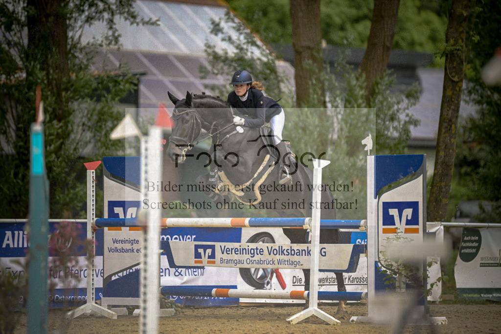 20240505-DOS_0077 | Entdecke hochwertige Reitturnierfotos von Foto Oger. Professionell, emotional und authentisch – jetzt Lieblingsmomente im Shop bestellen.Deutschlandweite Turnierfotografie. - Realisiert mit Pictrs.com