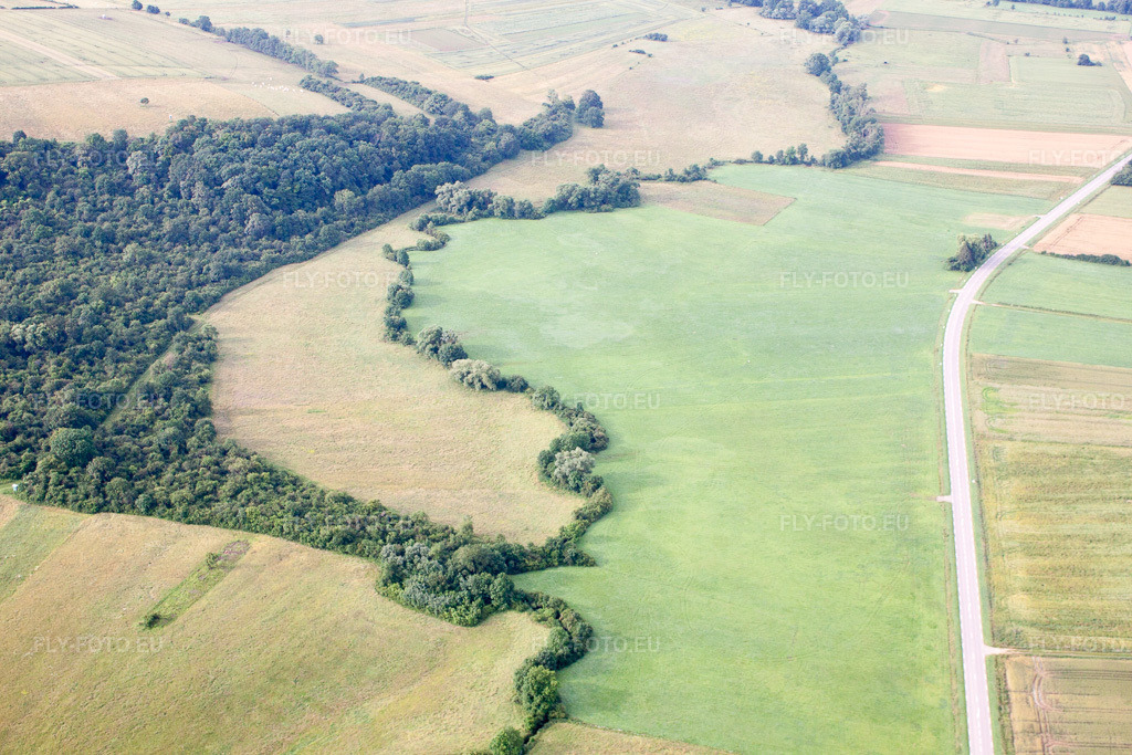 Vue aérienne: Vue de la ville à Beyren-lès-Sierck dans le département Moselle, France. Photo: IMG_50650.jpg prise le 24/06/2012 par Werner Riehm/FLY-FOTO.euRésolution de l'original: 4752 x 3168 px
