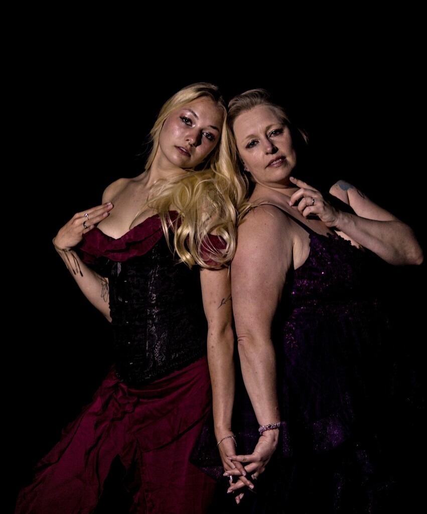 2025-06-02-204757_DSC00470_01 | Martin Fiedler Fotografie - Ausdrucksstarke Portraits im Raum Nürnberg - Realisiert mit Pictrs.com