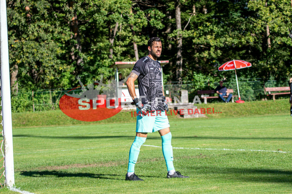 Kärntner Liga | Kärntner Liga ATUS Ferlach - ASKÖ Köttmannsdorf am 02.09.2023 in Ferlach
(Sportplatz Ferlach), Austria, (Photo by Ernst Krawagner sport-fan.at) - Realisiert mit Pictrs.com