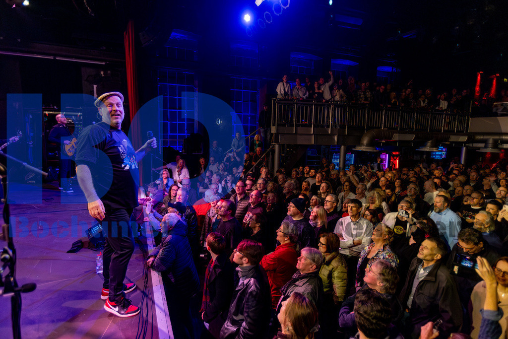 SES_GBAZEC20241227-103 | bond - Realisiert mit Pictrs.com