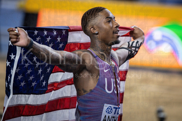 World Athletics Indoor Championships Kujawy Pomorze 26, 20.03.2026 | TORUN, POLAND - MARCH 20:  Jordan ANTHONY (USA) celebrates his GOLD in the 60m with the flag during the World Athletics Indoor Championships Kujawy Pomorze 26 on day 1 / session 2 at Kujawsko-Pomorska Arena Torun on March 20, 2026 in Torun, Poland. 