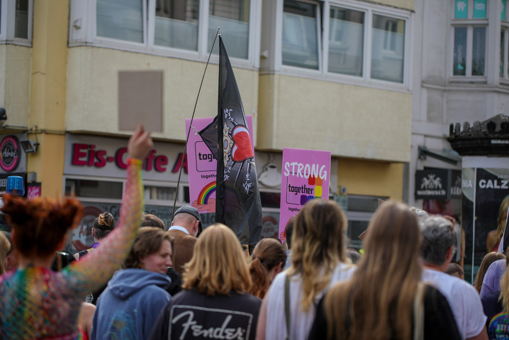 CSD_Moers_190725_054 | Bildergalerie von Sport-Ereignissen aber auch von weiteren spannenden Dingen - nicht nur vom Niederrhein. In Anlehnung an den bekannten Spruch von Hanns Dieter Hüsch heißt das Motto: "Niederrhein ist überall".  - Realisiert mit Pictrs.com