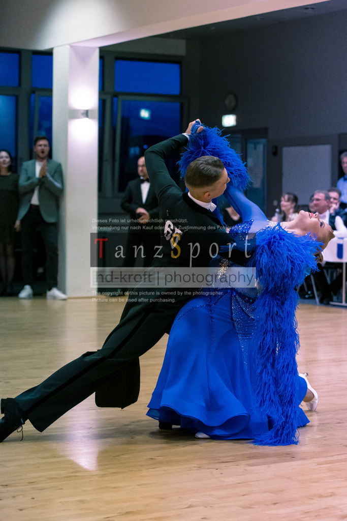 20250906_LM_By_HGR-S-Std_7220 | Tanzsportbilder, Standardtanz, Lateintanz, WDSF, DTV, LTVB, dancecomp, goc, hessen tanzt, blaues band der spree, walzer, tango, wiener walzer, slowfox, quickstepp, samba, rumba, cha-cha-cha, paso doble. jive, hd-kroft photography, turniertanzsport