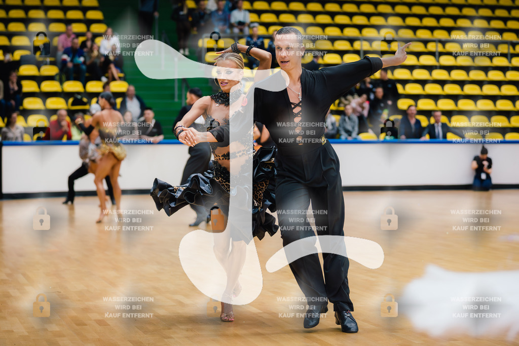Hessen Tanzt WDSF International Open Latin 1st (17) Artur Balandin _ Anna Salita (T.T.C. Rot-Weiß-Silber Bochum)-2025-05-18-4110 | Webshop for digital downloads and prints of dance sport, event & show photographer Julian Link - Realisiert mit Pictrs.com