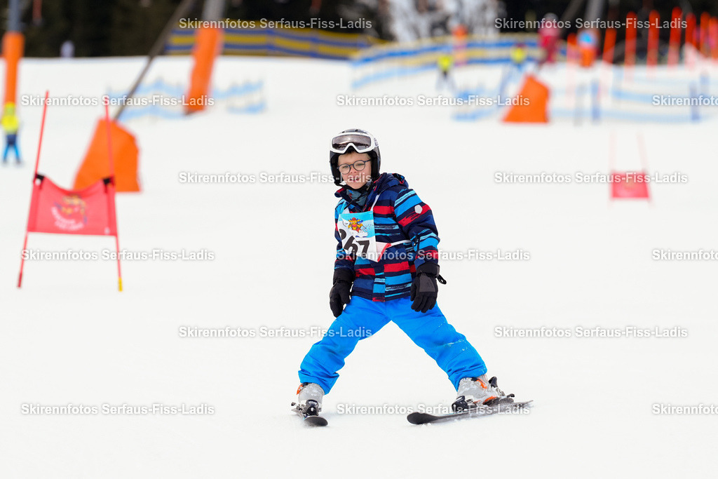 SRF_02.01.2026_0578 | Skirennfotos,Serfaus,Fiss,Ladis,Kinderskirennen,Winter,Tirol,Oberland,skirace,SFL,feelfree,weil wir's genießen,ski,Ski,skifahren,Sonnenplateau, - Realisiert mit Pictrs.com