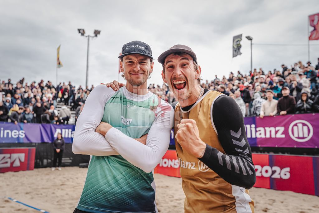 Beachvolleyball | Männer | Allianz German Beach Tour 2026 | Tourstop Düsseldorf | 17.05.2026 | v.l. Paul Henning und Lukas Pfretzschner gewinnen das Turnier in Düsseldorf