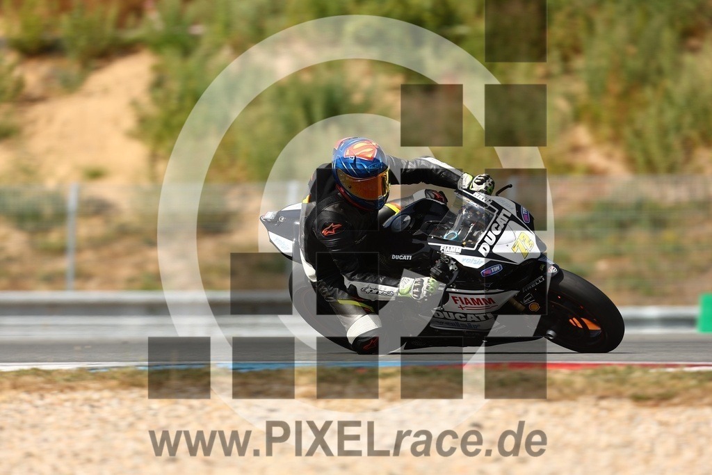 0072-20260828_02117 | Schöne Erinnerungen an spannende Momente - das festzuhalten ist unser Job. PIXELrace.de ist seit 2003 auf den Rennstrecken Europas unterwegs um die Action draußen beim Fahren und die wunderbare Stimmung imm Fahrerlager für euch einzufangen.