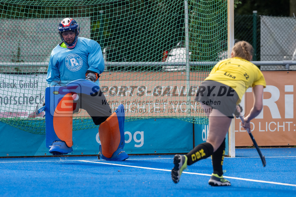 SFE_20240817_0156 | Krefeld, Deutschland, 17.08.2024:  European Cup for Recreational Hockey Players im KTHC Stadion Rot-Weiss Köln Tennis and Hockey Club am 17.08.2024 in Krefeld, Deutschland. (Foto von Stephan Fehrmann)Krefeld, Germany, 17.08.2024: European Cup for Recreational Hockey Players in KTHC Stadion Rot-Weiss Köln Tennis and Hockey Club at 17.08.2024 in Krefeld, Deutschland. (Foto from Stephan Fehrmann)