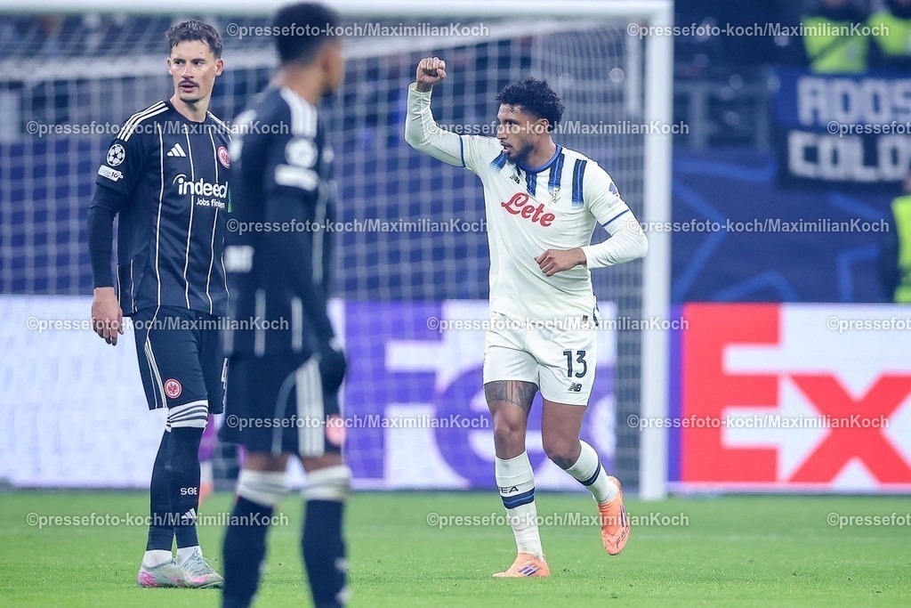 UCL26112501091 | 26.11.2025, Fußball, UEFA Champions League, Eintracht Frankfurt - Atalanta Bergamo, Deutsche-Bank-Park (Frankfurt am Main), 5. Spieltag, Saison 2025 2026: Torjubel nach dem Tor zum 2:0 durch Torschütze Ederson&nbsp;dos Santos Lourenco da Silva(Atalanta Bergamo #13)    Regulations prohibit any use of photographs as image sequences and or quasi-video.