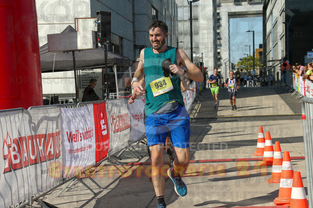 240921_1515_EX1_4802 | Sportfotografie im Rhein-Sieg Kreis, Köln, Bonn, NRW, Rheinland Pfalz, Hessen, etc. Unser Tätigkeitsfeld umfasst den Laufsport vom Volkslauf über den Marathon, Duathlon, Triathon bis zum Ultralauf wie Kölnpfad Ultra oder Schindertrail.