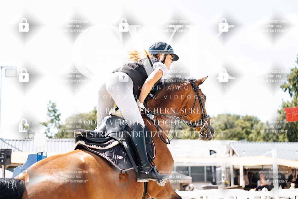 CK907592 | Turnierfotografie Pferdefotografie Trier Rheinland-Pfalz Pferdesport Reitsport Tierfotografie Sportfotografie Pferdevideo Pferdevideografie Equestrianvideography equestrianphotography  - Realisiert mit Pictrs.com