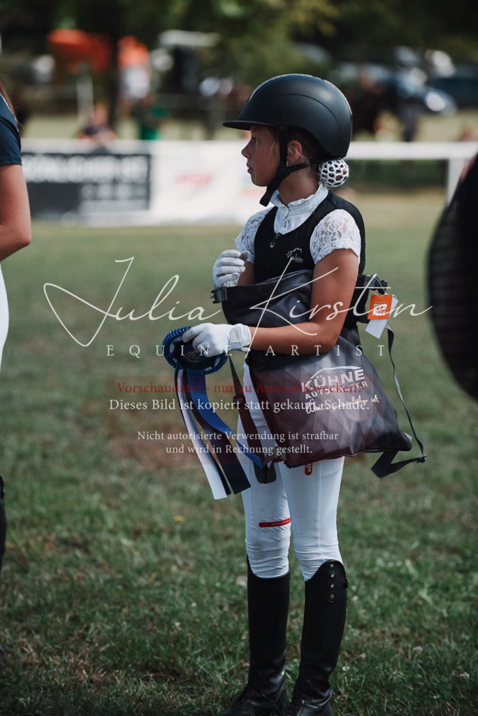 DSC_5898 | Pferde- und Turnierfotografie in Westsachsen. Pferdeportraits, Auftragszeichnungen und intuitive Kunst.