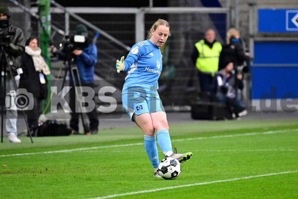 KBS Picture_HSV-Leverkusen_DFBpokal_Frauen_011 | Haidner Larissa (HSV Frauen) ,Sportplatz :  Volksparkstadion, - Realisiert mit Pictrs.com