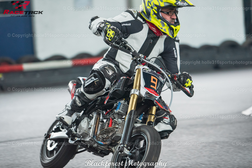17_11_24racetrck.1150-5 | Sportfotografie , Motorsport, Motoross, Reitsport, Mointainbike, Enduro,
Landschaft , Outdoor, Eventfotografie, Landschaft, Bilder online bestellen - Realisiert mit Pictrs.com