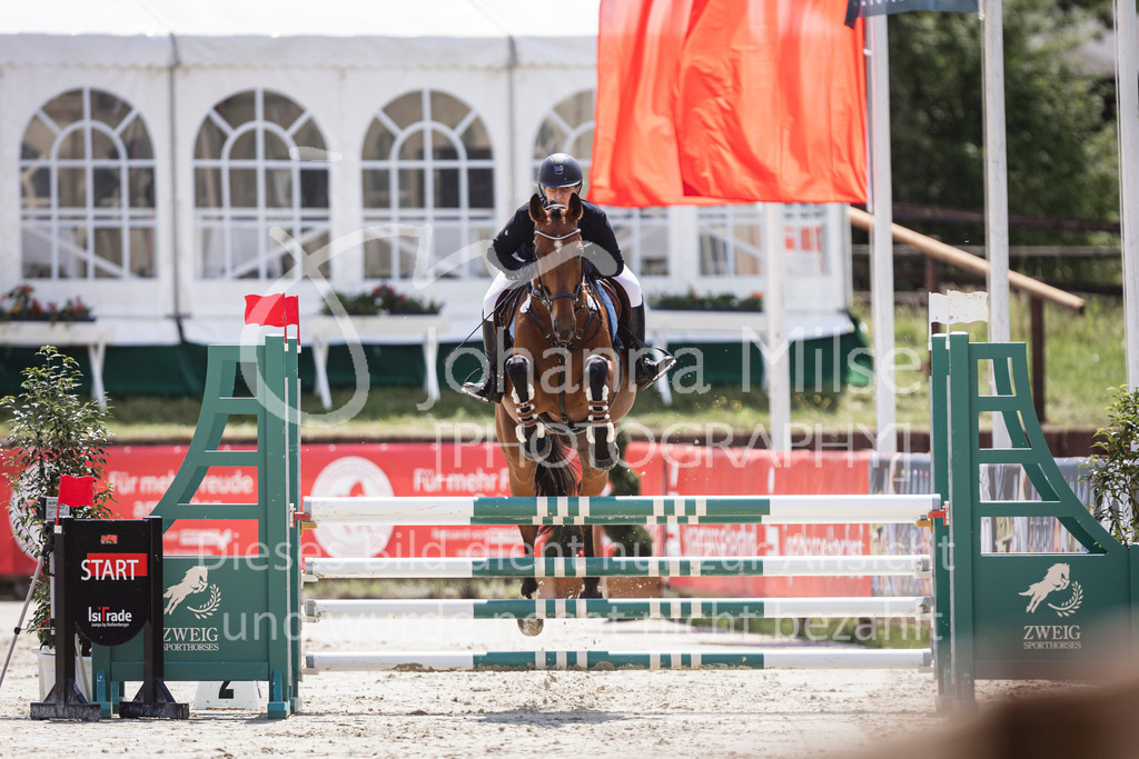 240711_BHO_L-Stil-1-425 | Deine schönsten Turniermomente als professionelle Fotos! Entdecke hochwertige Pferdesport-Fotografie im Online-Shop. Jetzt Fotos finden & bestellen!