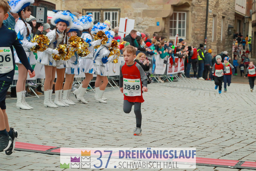 AOK JuniorCup 400m | 3Koenigslauf 2023 - Realisiert mit Pictrs.com