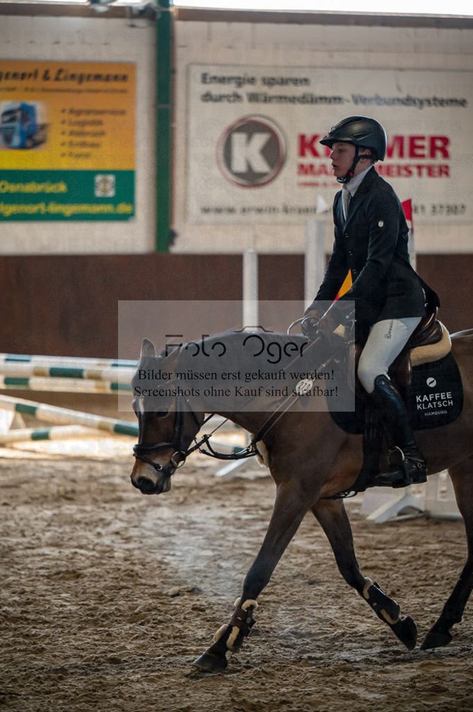 Hallenreittunier Voxtrup 2023 | Entdecke hochwertige Reitturnierfotos von Foto Oger. Professionell, emotional und authentisch – jetzt Lieblingsmomente im Shop bestellen.Deutschlandweite Turnierfotografie. - Realisiert mit Pictrs.com