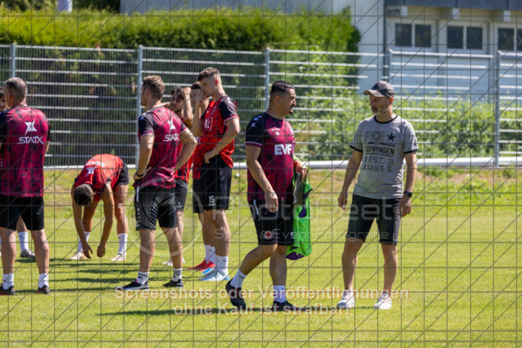 20250629_104822_0712 | #,1.Göppinger SV, Fussball, Oberliga BW - Trainingsauftakt, Saison 2025/2026, Rasensportplatz Stadion SV Göppingen, Hohenstaufenstr. 116, 73033 Göppingen, 29.06.2025 - 10:30 Uhr,Foto: PhotoPeet-Sportfotografie/Peter Harich