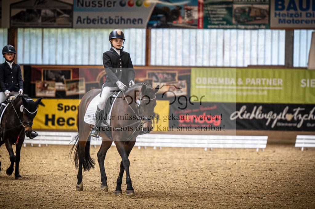 DOS_0371 | Entdecke hochwertige Reitturnierfotos von Foto Oger. Professionell, emotional und authentisch – jetzt Lieblingsmomente im Shop bestellen.Deutschlandweite Turnierfotografie. - Realisiert mit Pictrs.com