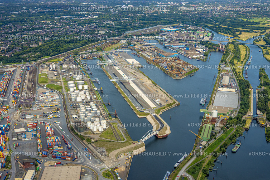Duisburg240704830-Nord | Luftbild, Duisburg-Nord, duisport Hafen Duisburg mit Ölinsel, Kohleninsel und Schrottinsel, Ruhrort, Duisburg, Ruhrgebiet, Nordrhein-Westfalen, Deutschland