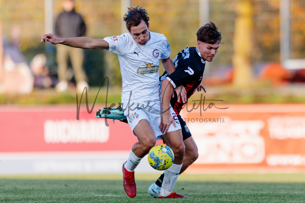 Oberliga Westfalen, Saison 2025/26, 13. Spieltag: 1. FC Gievenbeck - Türkspor Dortmund 2000 | Münster, 02.11.2025: Oberliga Westfalen, 13. Spieltag, 1. FC Gievenbeck empfängt Türkspor Dortmund 2000 im Sportpark Gievenbeck in Münster. Foto: sportfotografie.ms | Markus Paletta - Realisiert mit Pictrs.com