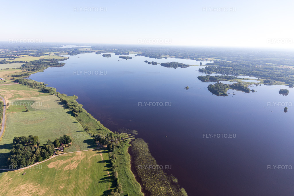 Vue aérienne: Vue de la ville à Torne dans le département Kronoberg, Suède. Photo: IMG_108174.jpg prise le 28/06/2018 par Werner Riehm/FLY-FOTO.euRésolution de l'original: 5472 x 3648 px