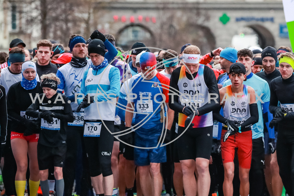 SILVESTERLAUF LINZ 25 | Linz, AUSTRIA, 31. Dezember 25, TRIRUN SILVESTERLAUF LINZ 25 , Image shows: 
Photo: WAPICS / BINDER Manuel