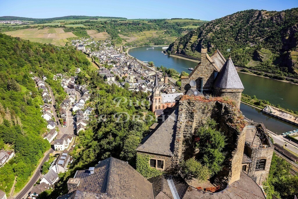 Schönburg-7379 | Blick vom Turm der Schönburg auf Oberwesel - Realisiert mit Pictrs.com