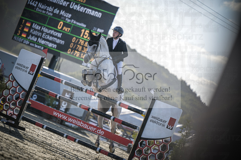 DOS_1578 | Entdecke hochwertige Reitturnierfotos von Foto Oger. Professionell, emotional und authentisch – jetzt Lieblingsmomente im Shop bestellen.Deutschlandweite Turnierfotografie. - Realisiert mit Pictrs.com