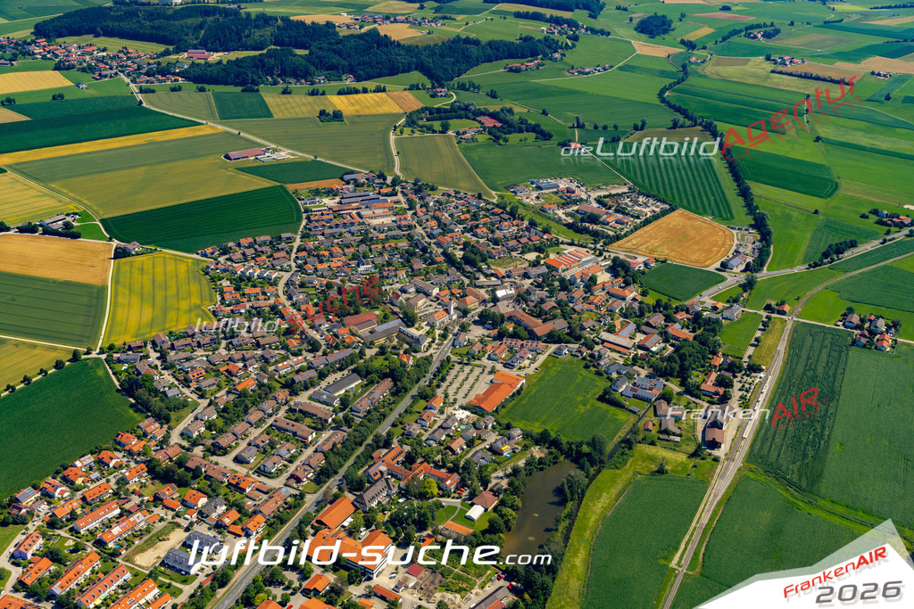 Aktuelles Luftbild von  Steinhöring - Die Luftaufnahme wurde 2022 mittels UL-Flugzeug erstellt ( keine Drohne ) - hochauflösende Kamera-Systeme von  Canon -Beste Qualität - Für grossformatige Ausdrucke geeignet. Die Geschenkidee !