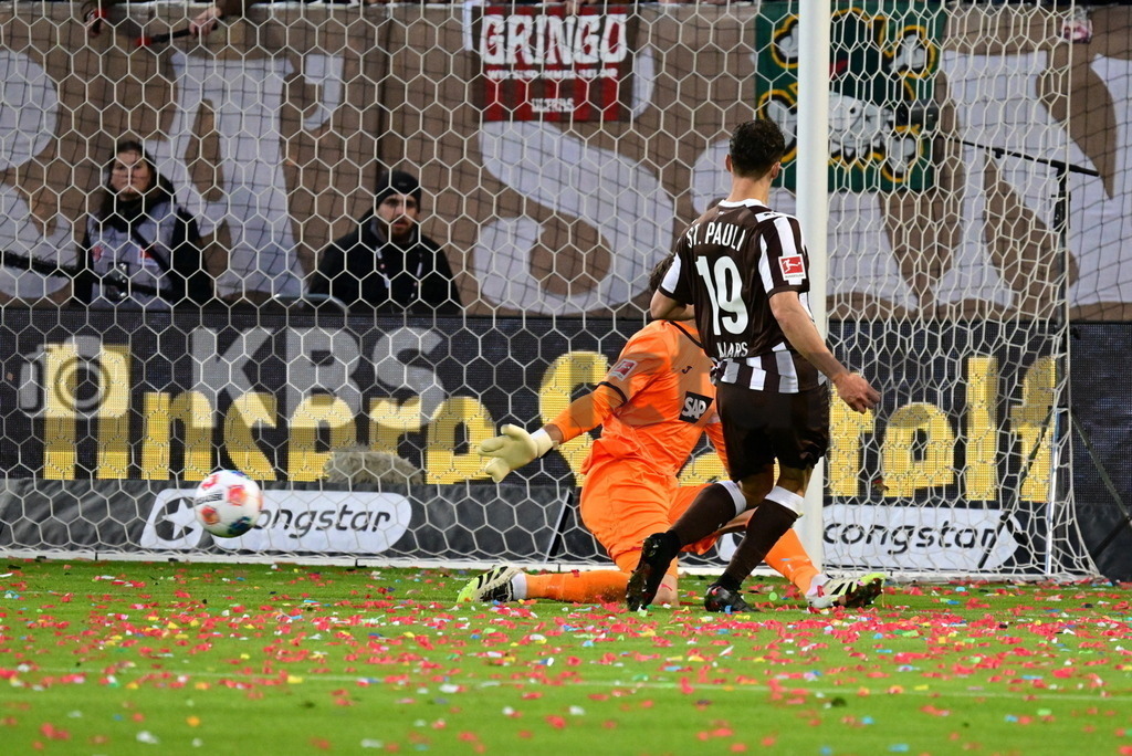KBS Picture_FCStPauli-Hoffenheim_009 | v.v. Kaars Martijn (St.Pauli) mit einer Riesenchance gegen Baumann Oliver (TSG Hoffenheim) ,Sportplatz :  Millerntor Stadion, - Realisiert mit Pictrs.com