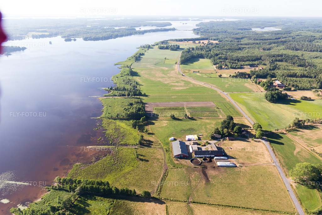 Vue aérienne: Vue de la ville à Hunna dans le département Kronoberg, Suède. Photo: IMG_108200.jpg prise le 28/06/2018 par Werner Riehm/FLY-FOTO.euRésolution de l'original: 5472 x 3648 px