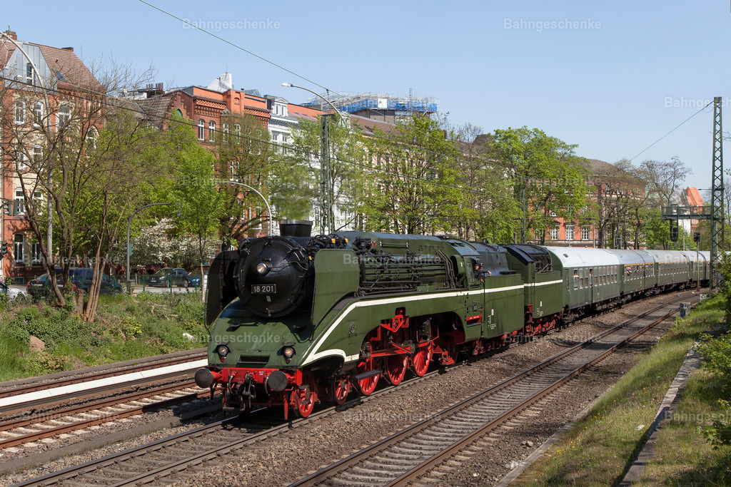 DampfPlus18201Rotherbaum5p070516 | Stöbern Sie durch einzigartige Aufnahmen und finden die perfekte Aufnahme für jeden Eisenbahnentheusiast! Stellen Sie sich aus einer Reihe von Möglichkeiten wie der Druck auf Leinwände, Fotoposter, Kalender oder Magnetfotos Ihr Geschenk zusammen - Realisiert mit Pictrs.com