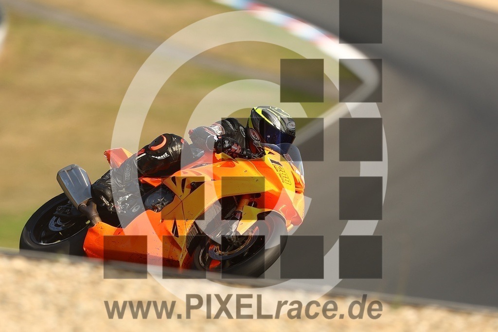 1288-20260828_05551 | Schöne Erinnerungen an spannende Momente - das festzuhalten ist unser Job. PIXELrace.de ist seit 2003 auf den Rennstrecken Europas unterwegs um die Action draußen beim Fahren und die wunderbare Stimmung imm Fahrerlager für euch einzufangen.