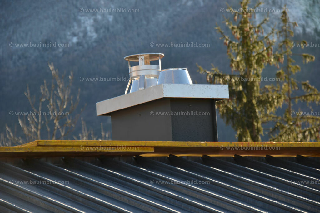bib-lg11-spenglerarbeiten-0154 | Nach LV-Leistungsgruppen sortierte Detailfotos über den Bau eines Hauses. Alle Hausbau-Bilder direkt vom Urheber und Autor der Website Haus-Selber-Bauen.com