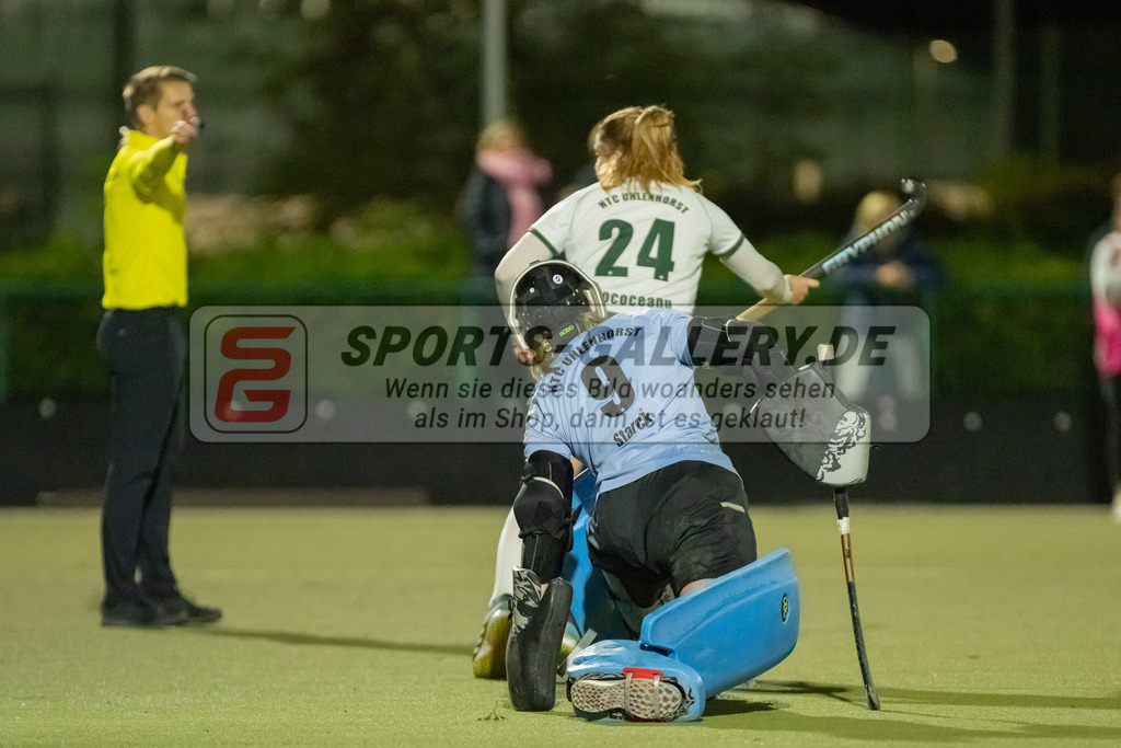 HK_20220916_109883 | 1. Bundesliga Damen Düsseldorfer HC - Uhlenhorst Mülheim am 16.9.2022 DHC Düsseldorf, Düsseldorf , Finja Stark Torfrau ( Uhlenhorst Mülheim #9 )