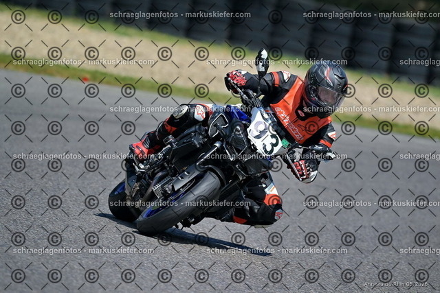 26BT02-1705 | markuskiefer.com - Realisiert mit Pictrs.com