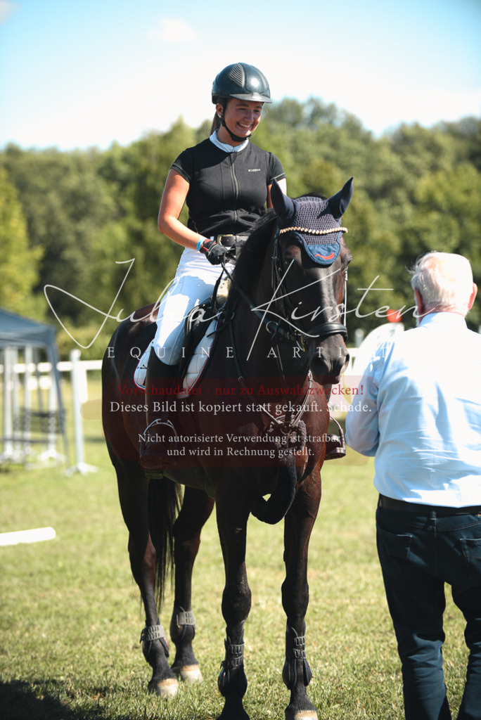 DSC_7329 | Pferde- und Turnierfotografie in Westsachsen. Pferdeportraits, Auftragszeichnungen und intuitive Kunst.