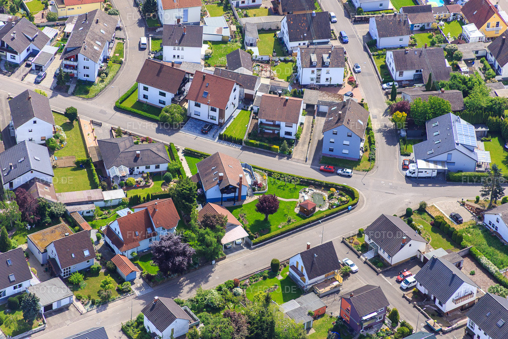 Luftbild: Lärchenstr in Hagenbach im Bundesland Rheinland-Pfalz in Deutschland. Foto: IMG_078543.jpg vom 08.05.2015 durch Werner Riehm/FLY-FOTO.de