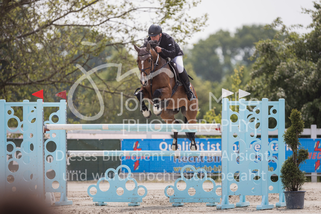 230521_MayDays_FinaleAmateurTour-822 | Deine schönsten Turniermomente als professionelle Fotos! Entdecke hochwertige Pferdesport-Fotografie im Online-Shop. Jetzt Fotos finden & bestellen!