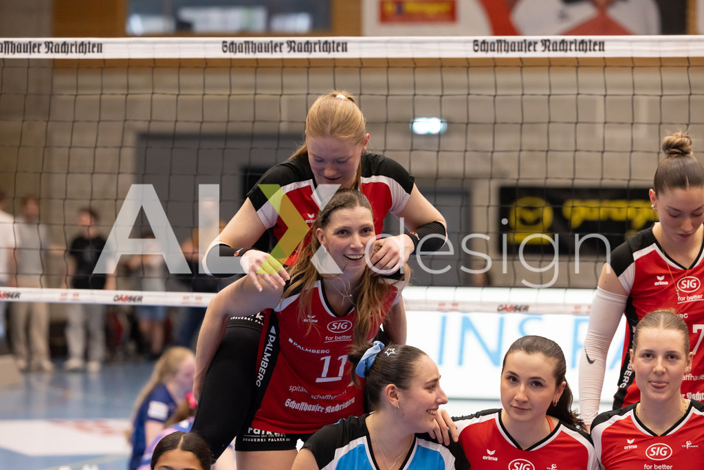 Volleyball I Frauen I Saison 2025-2026 I Volleyball NLA | Women I 1/2 Finals I  VC Kanti Schaffhausen - Sm'Aesch Pfeffingen I 22.03.2026 | 11 Kateřina Holásková (CZ) (VC Kanti Schaffhausen) – Mitte und 9 Jordan Lockwood (USA) (VC Kanti Schaffhausen) – Diagonal - Realisiert mit Pictrs.com