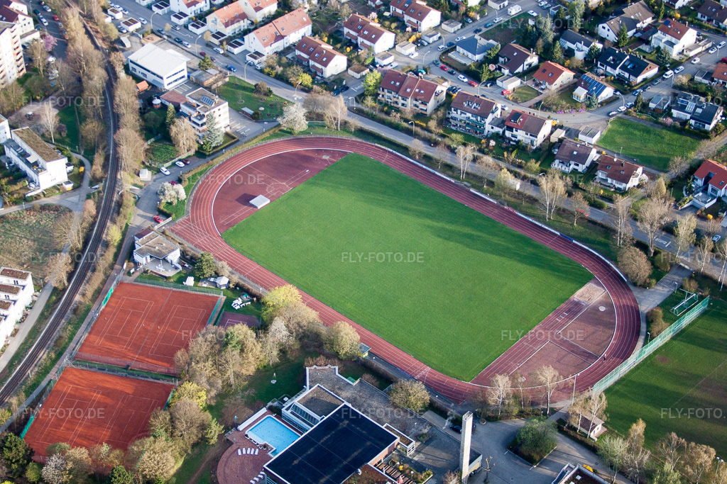Luftbild: Ensemble der Sportplatzanlagen u.a. von Tennisclub Münchingen e.V im Ortsteil Münchingen in Korntal-Münchingen im Bundesland Baden-Württemberg in Deutschland. Foto: IMG_38986.jpg vom 03.04.2011 durch Werner Riehm/FLY-FOTO.de