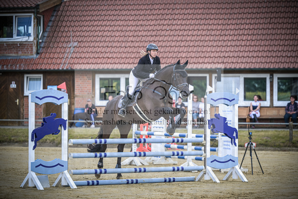 DOS_2354 | Entdecke hochwertige Reitturnierfotos von Foto Oger. Professionell, emotional und authentisch – jetzt Lieblingsmomente im Shop bestellen.Deutschlandweite Turnierfotografie. - Realisiert mit Pictrs.com