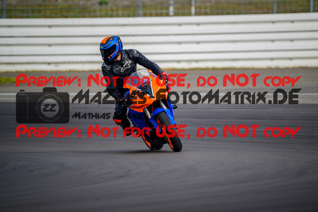 MaZZes_Fotomatrix_20250421_6007705_1431 | ROT