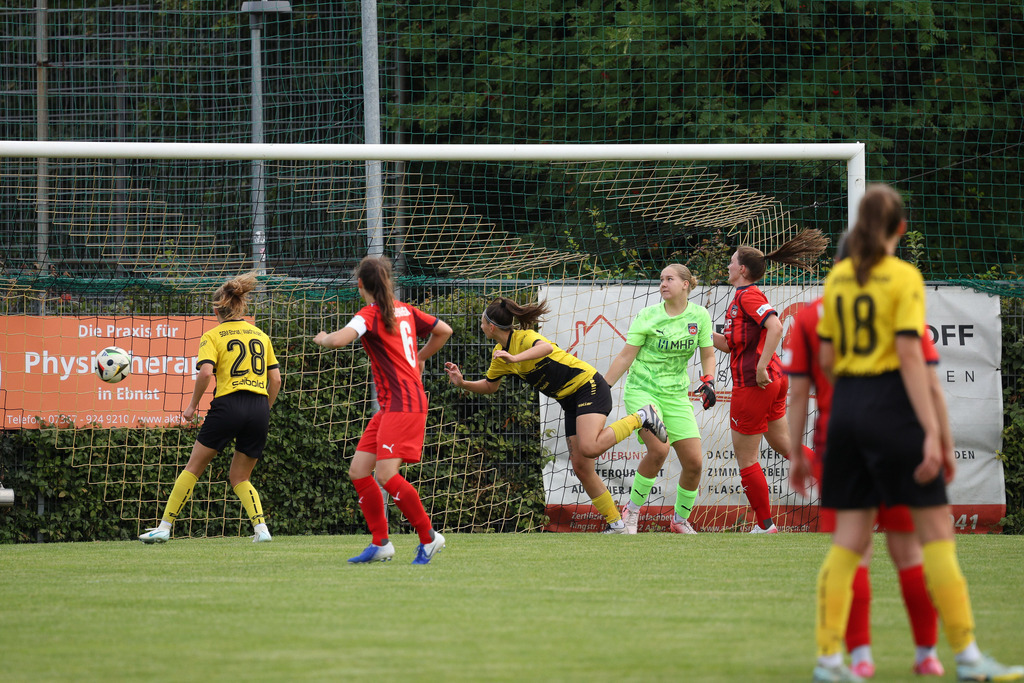 Fußball I FRAUEN I Saison 2025-2026 I Freundschaftsspiel I SGM Ebnat-Waldhausen - 1FC Heidenheim 1846 2 I_250823_4176 | Fotopresso – Sportfotografie in Heidenheim & Umgebung. Professionelle Sportfotografie für unvergessliche Momente. Dynamische Action-Shots, emotionale Szenen & hochwertige Bilder. - Realisiert mit Pictrs.com