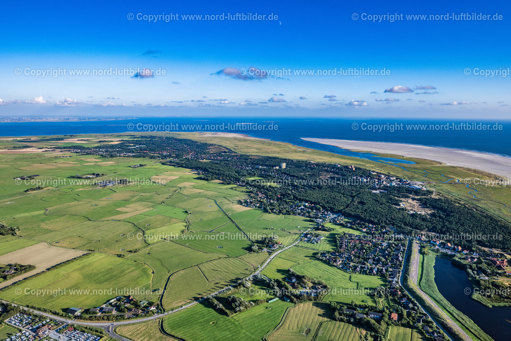 St. Peter-Ording_ELS_5613060822 | SANKT PETER-ORDING 06.08.2022 Ortsansicht an der Meeres-Küste der Nordsee in Sankt Peter-Ording im Bundesland Schleswig-Holstein. // Townscape on the seacoast of North Sea in Sankt Peter-Ording in the state Schleswig-Holstein. Foto: Martin Elsen