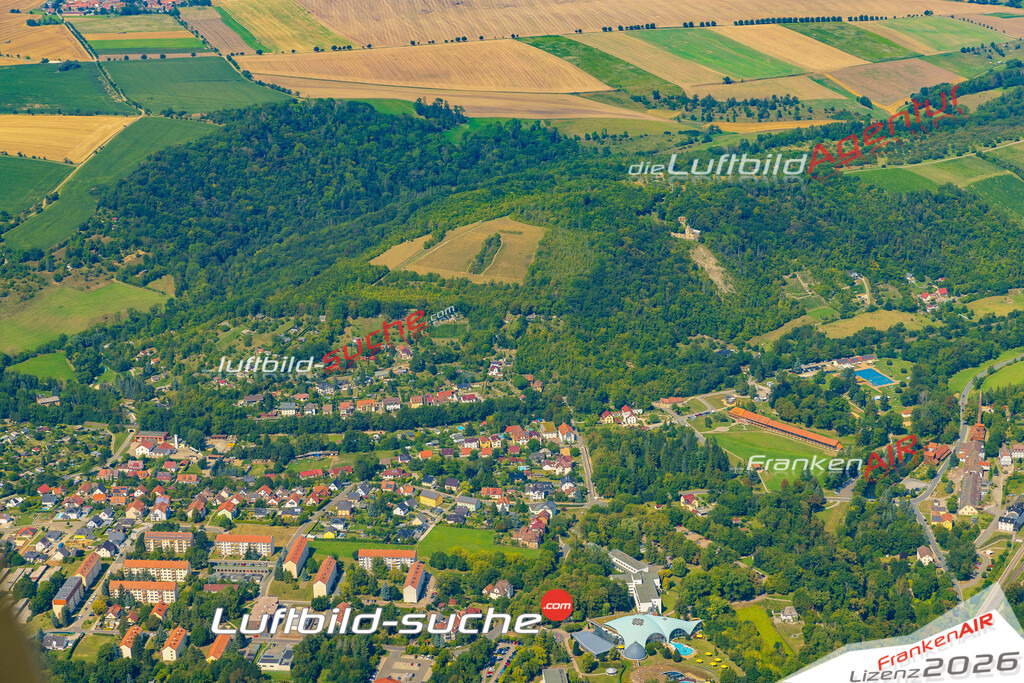 Bild der Stadt Bad Sulza - Die Luftaufnahme wurde 2025 vom UL-Flugzeug heraus erstellt ( keine Drohne ) - Hochauflösende Luftaufnahme - für professionelle Ausdrucke geeignet. Die Geschenkidee !Hier alle&nbsp;Infos zur Lizenzierung der LuftaufnahmeWir fliegen auch dieses Jahr wieder in Ihre Region um Luftbilder zu erstellen.- Luftbild anfragen
