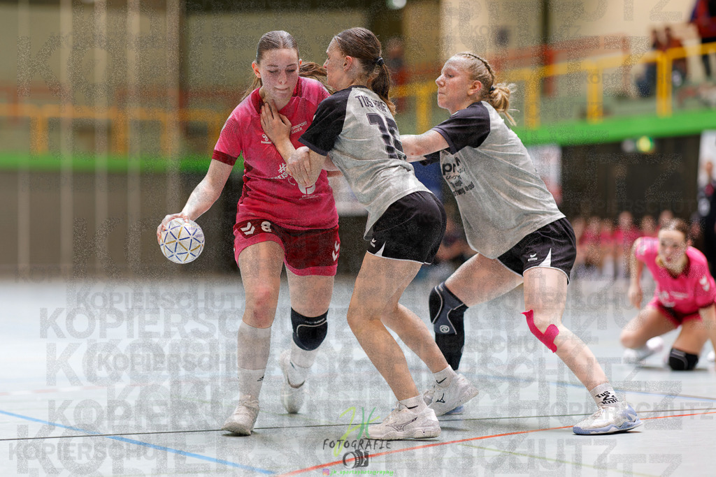 Hessenmeisterschaft wJC - Spiel um Platz 3; TuS Kriftel - SG Schenklengsfeld | Hessenmeisterschaft wJC - Spiel um Platz 3; TuS Kriftel - SG Schenklengsfeld am 22.03.2025 in Biedenkopf (Sporthalle Lahntalschule)Photo © 2025 - Jörg Heinrich - Realisiert mit Pictrs.com